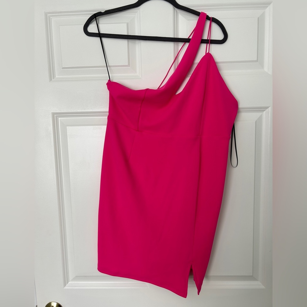 Lulu’s pink one shoulder dress